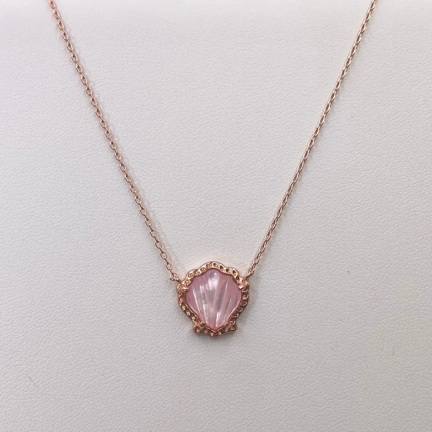 Shell Pendant Necklace for Women, Dainty Ocean Inspired Necklace, Minimalist Beach Jewelry, Everyday Gift for Her