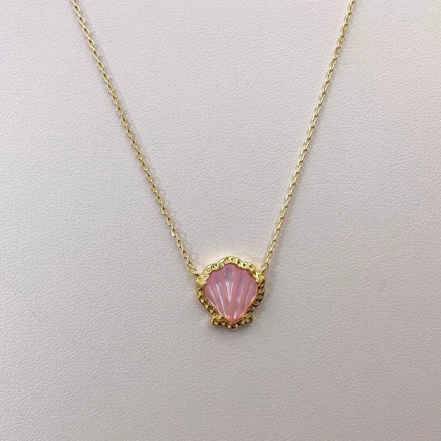 Shell Pendant Necklace for Women, Dainty Ocean Inspired Necklace, Minimalist Beach Jewelry, Everyday Gift for Her