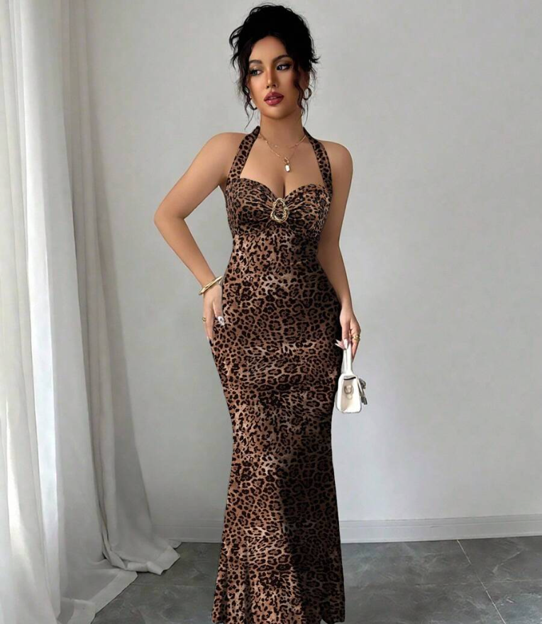 Elegant Wavy Texture Halter Bodycon Dress with Fishtail Hem & Metallic Detail