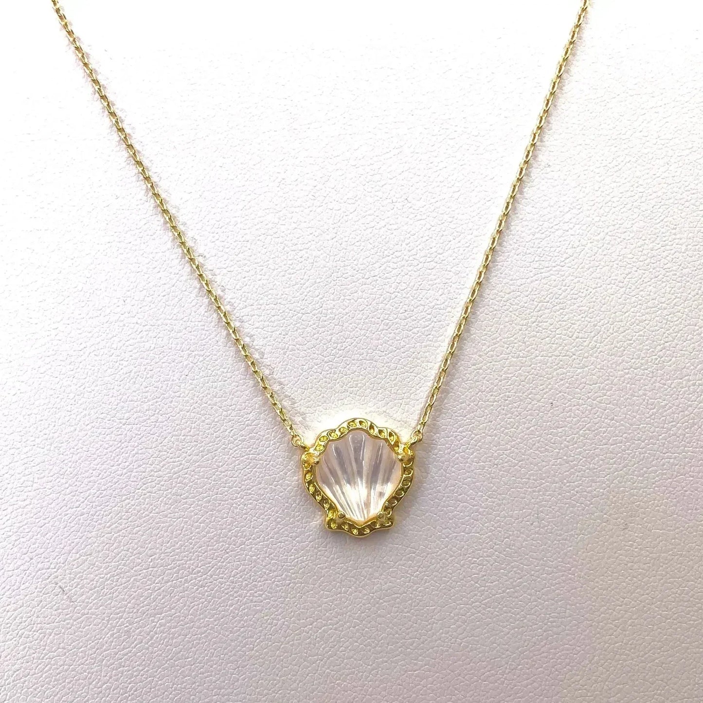 Shell Pendant Necklace for Women, Dainty Ocean Inspired Necklace, Minimalist Beach Jewelry, Everyday Gift for Her